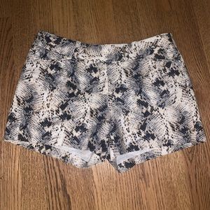 ❤️ 4$ Sale White House Black Market Abstract Pattern Shorts. Size XS